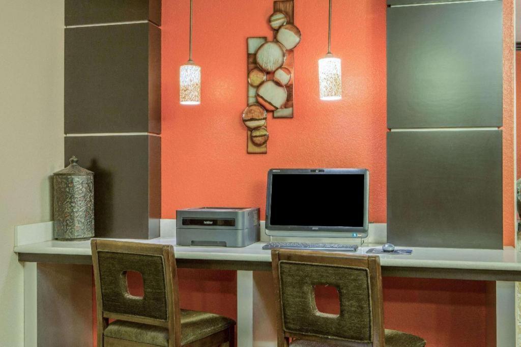 Hotel Super 8 By Wyndham Mansfield La Zewnętrze zdjęcie