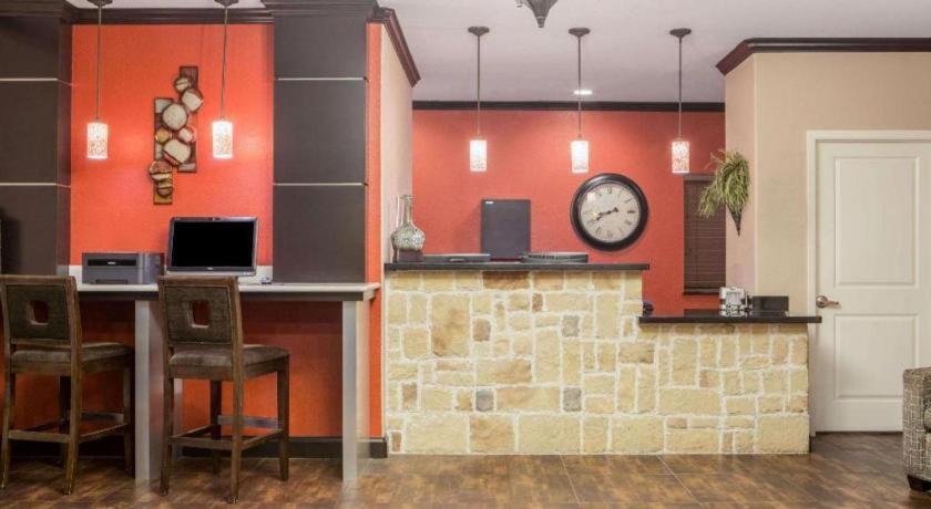 Hotel Super 8 By Wyndham Mansfield La Zewnętrze zdjęcie